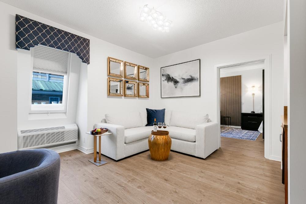 King Suite interior